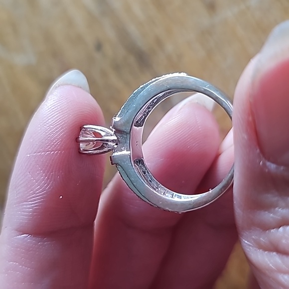 18k solid white gold diamonds ring - Picture 8 of 10